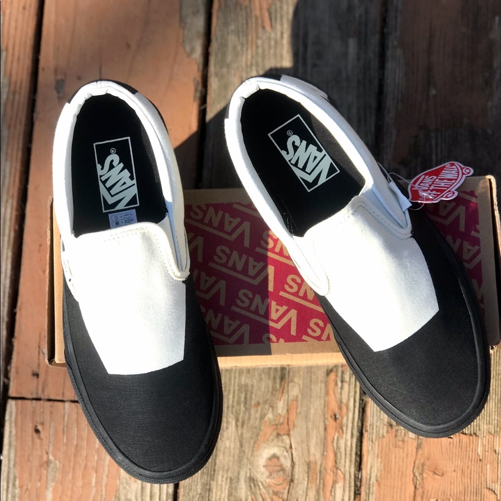 NWT Vans Black Overprint White Slip On Skate Shoe - Picture 4 of 8